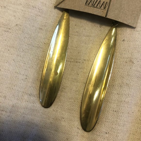 Brass Gold Etched Floral Dangling Earrings New - Picture 2 of 3